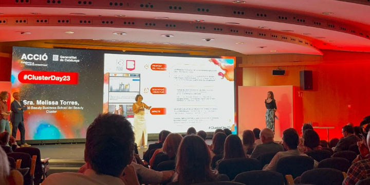 Presentada la 𝐞-𝐁𝐞𝐚𝐮𝐭𝐲 𝐁𝐮𝐬𝐢𝐧𝐞𝐬𝐬 𝐒𝐜𝐡𝐨𝐨𝐥 en el #ClusterDay23