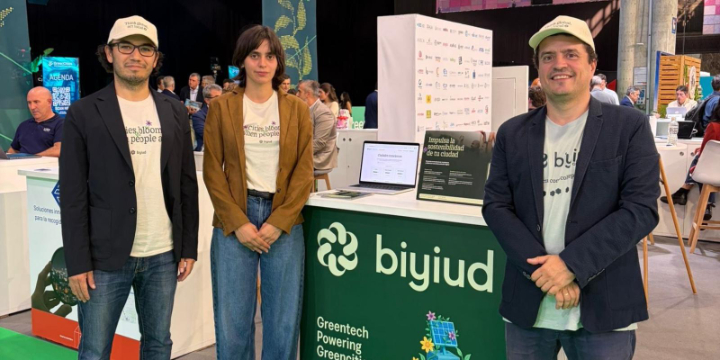 Biyiud presents his technology at GreenCities 2025
