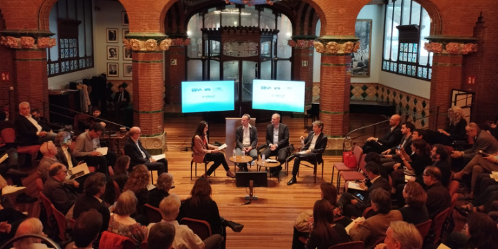 La portaveu del Govern, Sílvia Paneque, participa al debat sobre transició energètica del CEEC, el diari ARA i el BBVA