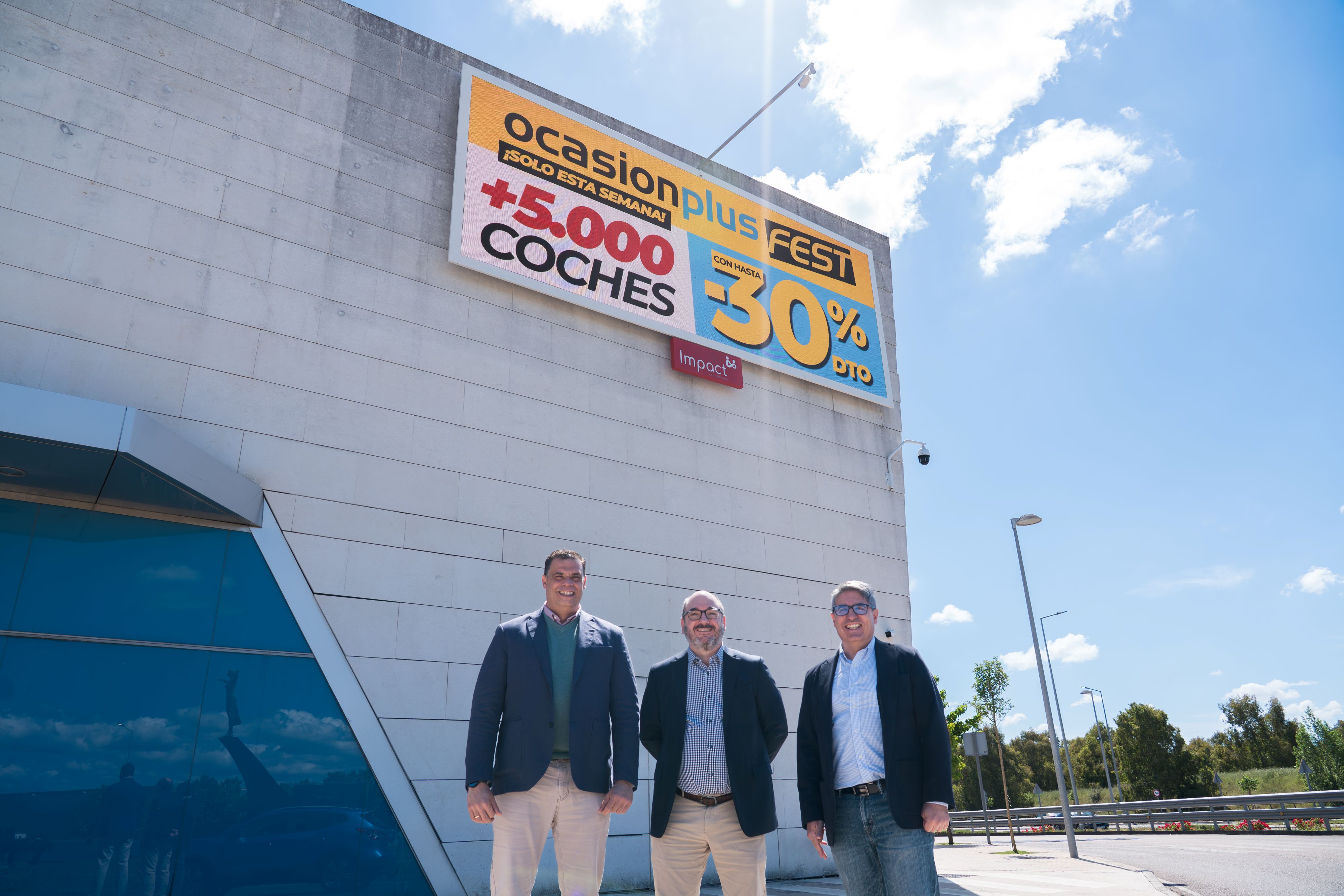 Rubén Dorado, Development Director de Wildstone España (izquierda), Alberto Acero, Shopping Centre Manager - El Faro (centro) y Juanfran Muñoz, Operations Director de Wildstone España (derecha)