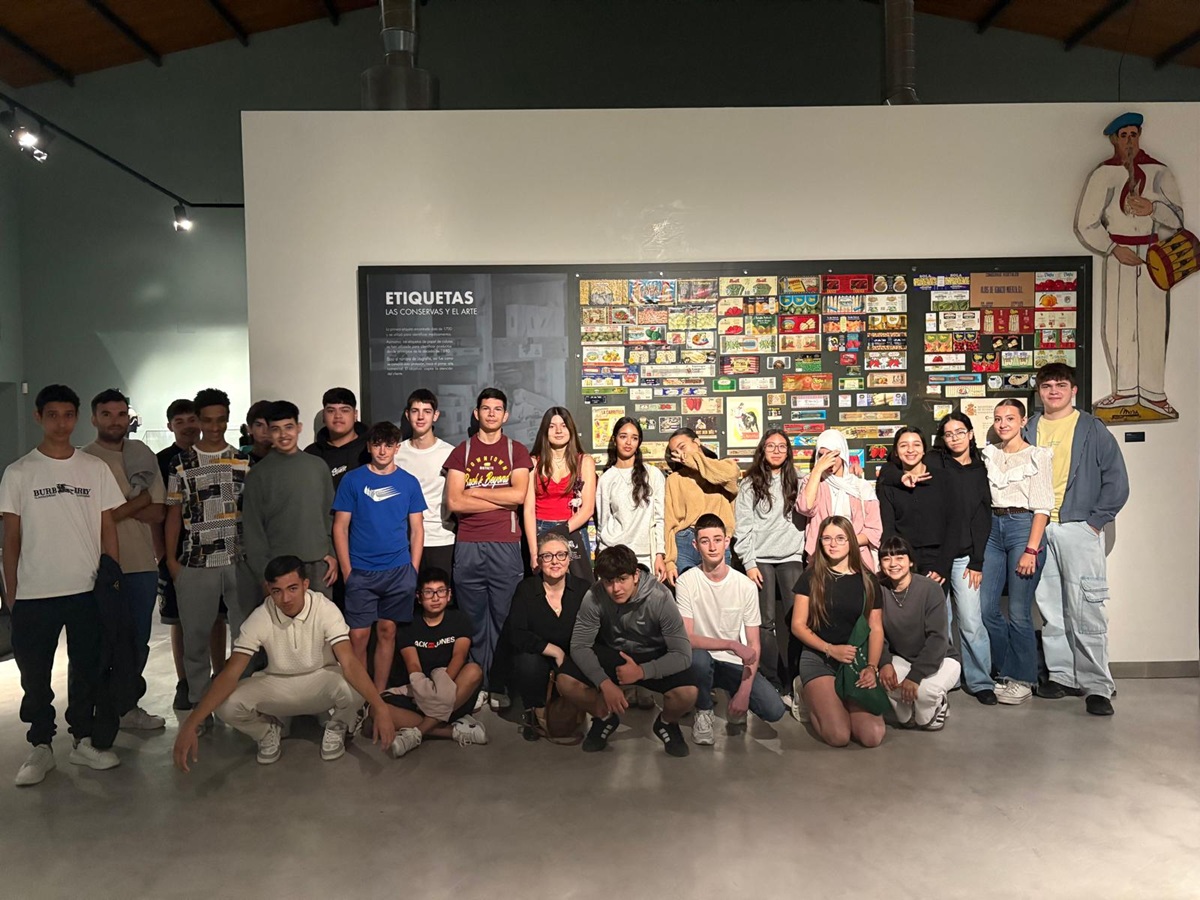 El alumnado de IES Lodosa conoce en El Navarrico el valor de la industria agroalimentaria en el medio rural
