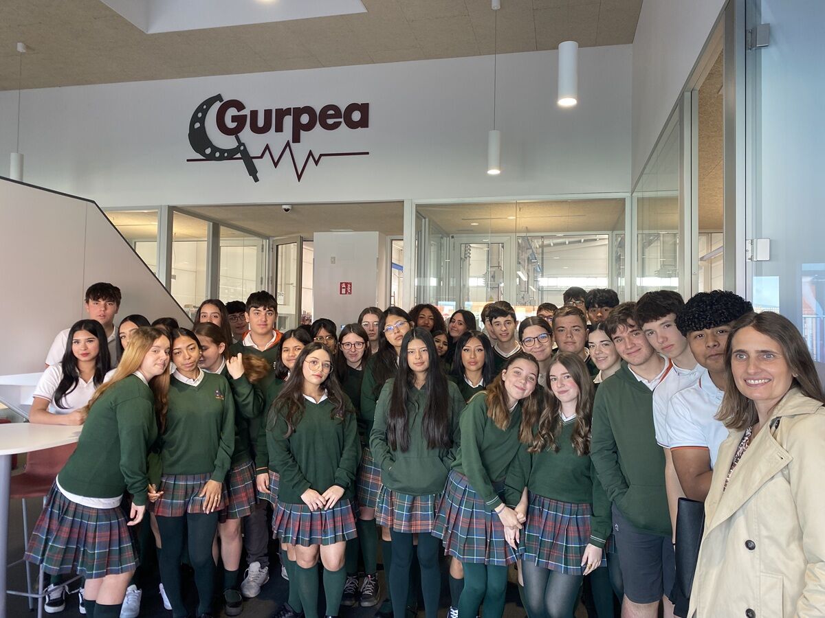 Gurpea abre sus instalaciones al alumnado de Jesuitinas para mostrar la innovación aplicada a la industria