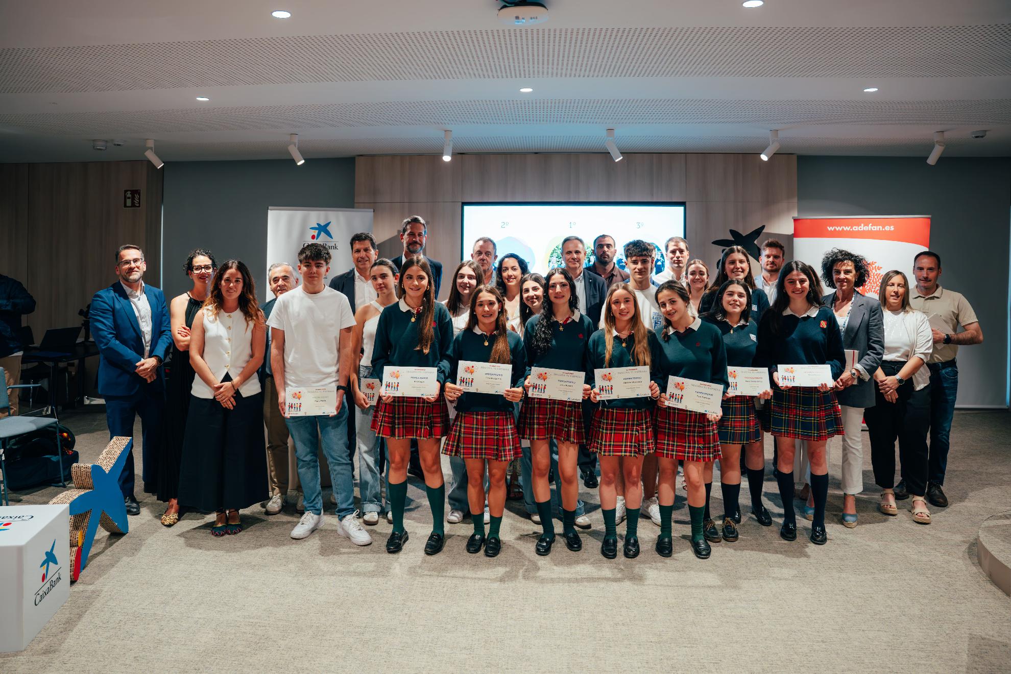 El proyecto ‘Cronos Navarra’, del Colegio Miravalles-El Redín, gana el concurso “Imagina tu Empresa” impulsado por ADEFAN y CaixaBank