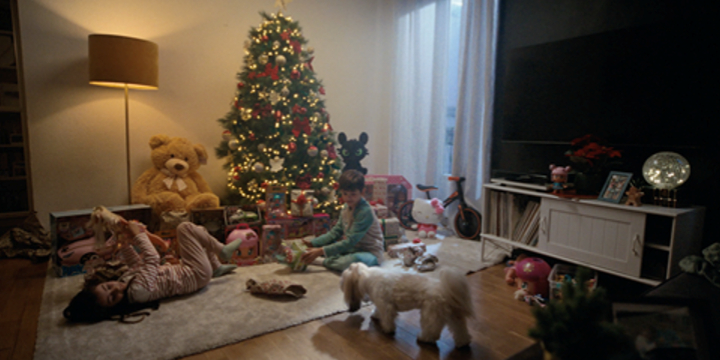 Famosa lanza una campaña navideña centrada en la continuidad de sus marcas