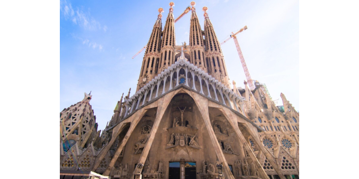 Il·luminació Sagrada Família amb motiu del Dia Mundial de la Diabetis