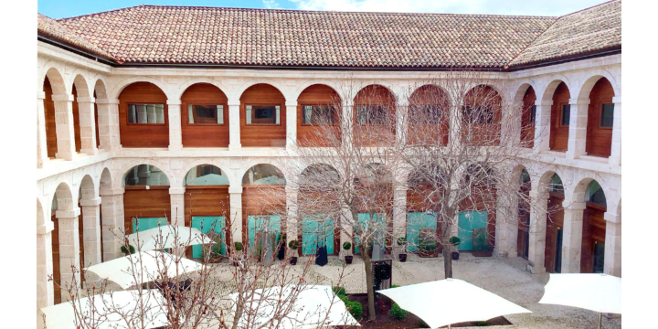 ARTECOIN avanza en la renovación del alumbrado del Parador de Alcalá de Henares