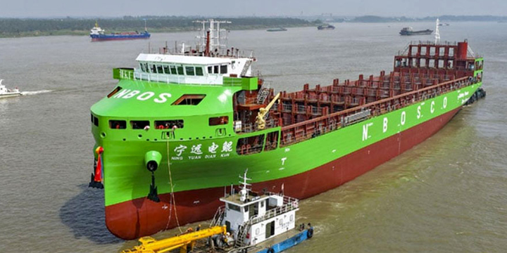 China inicia las pruebas de mar de un portacontenedores eléctrico con 780 TEU de capacidad
