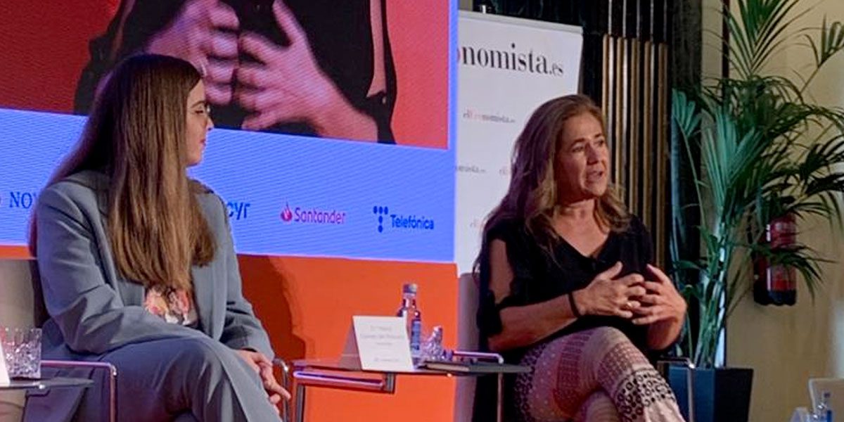 Charo Izquierdo, Luisa García y María Gómez del Pozuelo, juntas en una mesa redonda sobre Historia y Mujer