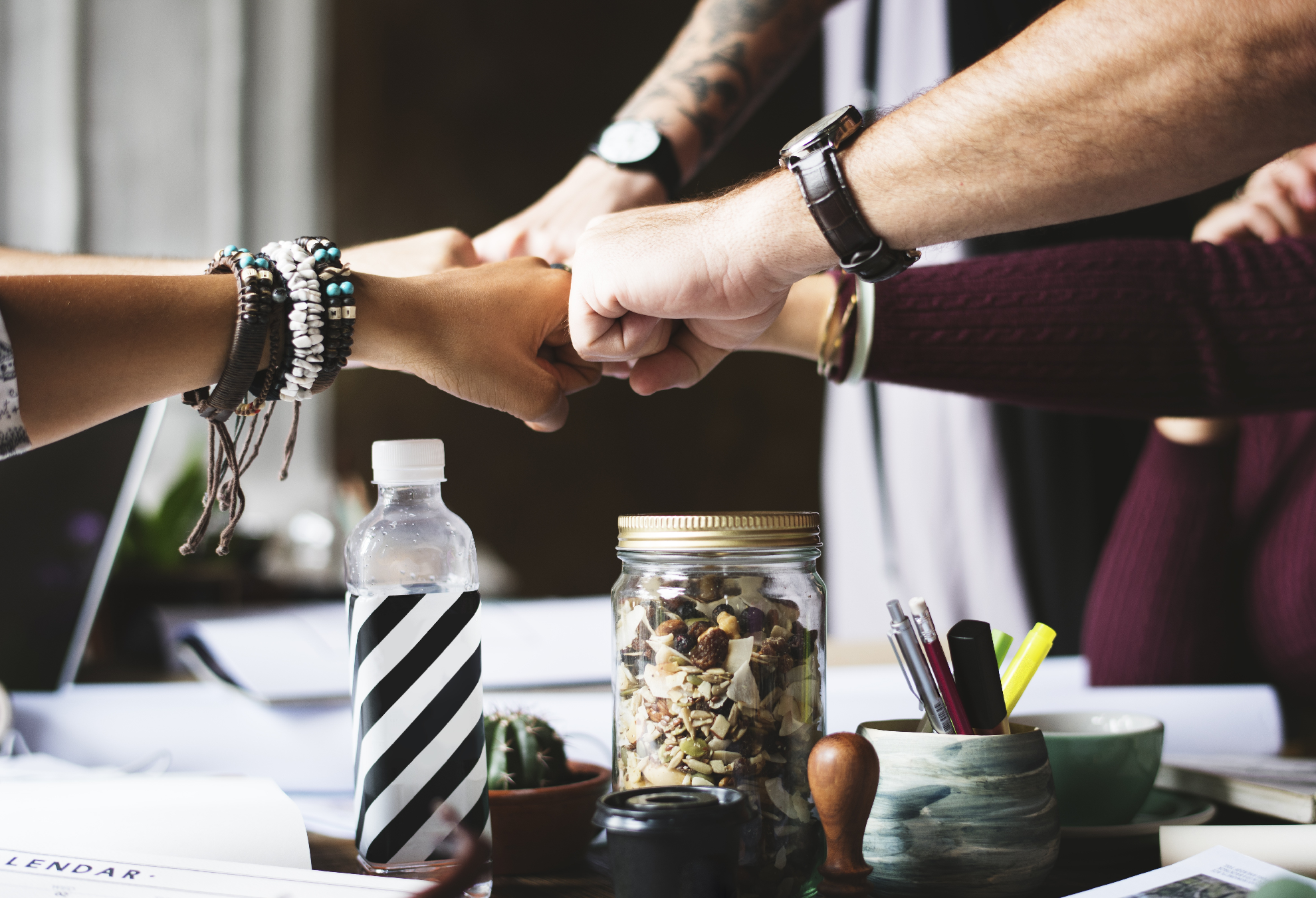 Sólida formación, aprendizaje constante y trabajo en equipo: esto es lo que buscan las empresas